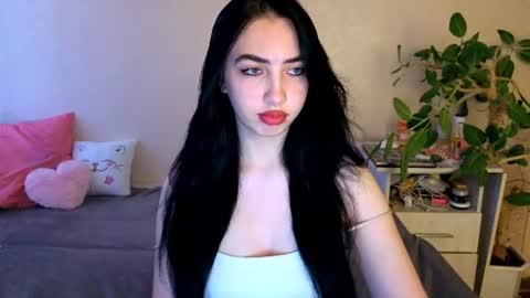 Alena online show from June 18, 2026, 3:51 am