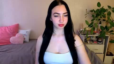 Alena online show from June 19, 2026, 4:50 am