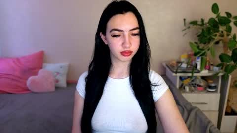 Alena online show from June 25, 2026, 5:12 am