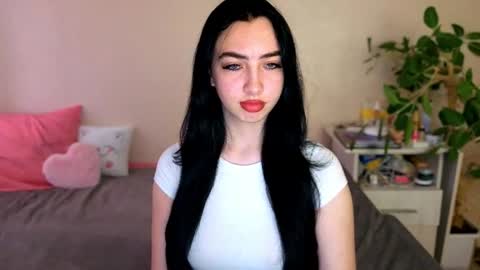 Alena online show from June 26, 2026, 4:06 am