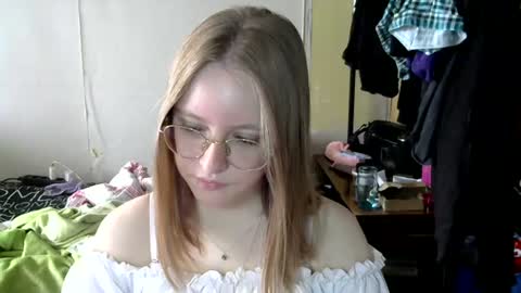 Olivia online show from July 9, 2026, 5:44 am