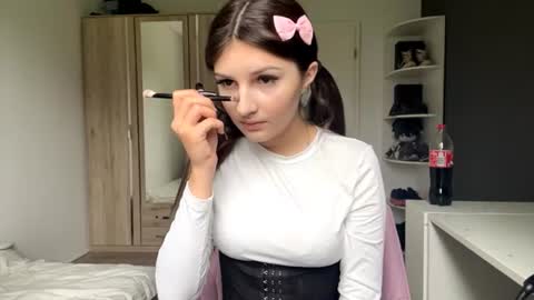 Mari online show from June 12, 2026, 7:40 am