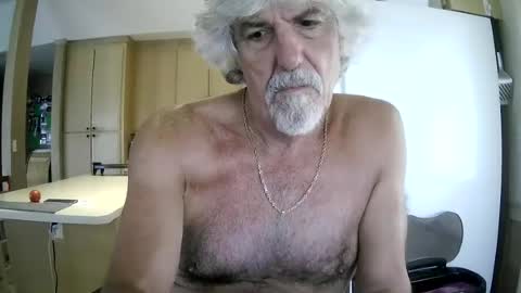 Snapshot of winedog2020 chatting on June 23, 2026, 1:20 pm Gundja Man online show from June 23, 2026, 1:20 pm