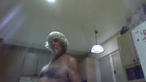 Snapshot of winedog2020 chatting on August 1, 2026, 10:25 am Gundja Man online show from August 1, 2026, 10:25 am