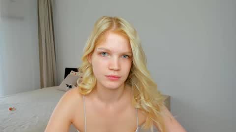 Chloe online show from July 23, 2026, 6:55 am