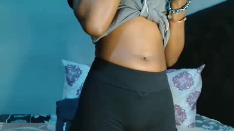 xxsexytalia28 online show from March 3, 2026, 7:42 pm