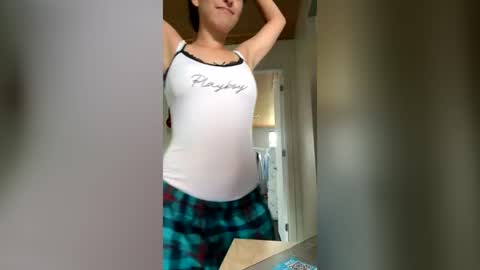 Lola online show from June 30, 2026, 1:23 pm