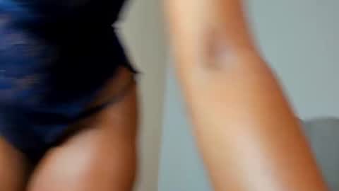 yazmin_rochae online show from July 23, 2026, 7:23 pm