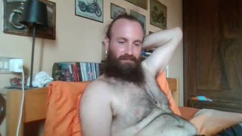 yeti_92 online show from June 25, 2026, 4:22 pm