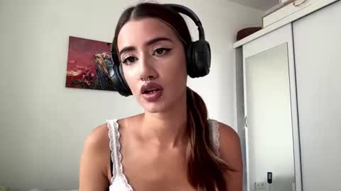 Julia 3 online show from July 15, 2026, 12:43 pm