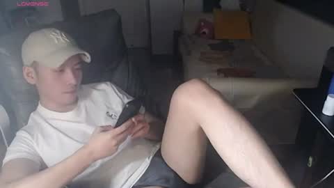 yichen009 online show from July 24, 2026, 1:42 pm