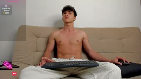yizus_bonz online show from May 11, 2026, 11:57 pm