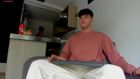 yizus_bonz online show from May 23, 2026, 3:05 pm