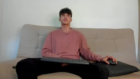 yizus_bonz online show from June 1, 2026, 5:03 pm