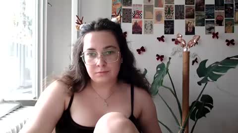 Snapshot of you_aurora chatting on July 6, 2026, 5:15 pm Aurora online show from July 6, 2026, 5:15 pm