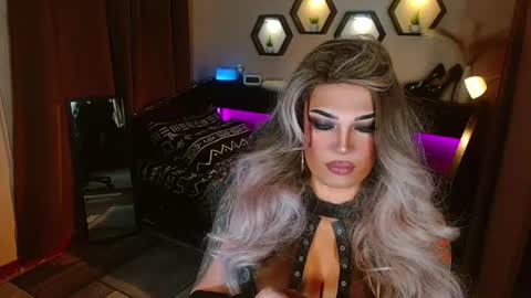 QUEEN MADISON  online show from June 16, 2026, 4:53 pm