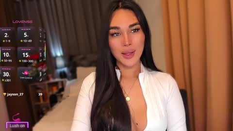 Miss Larah online show from May 30, 2026, 11:02 pm