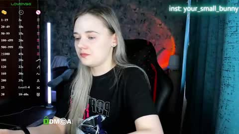 Molly online show from April 28, 2026, 2:27 am