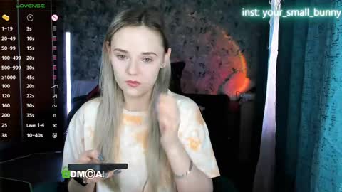 Molly online show from May 5, 2026, 2:08 am