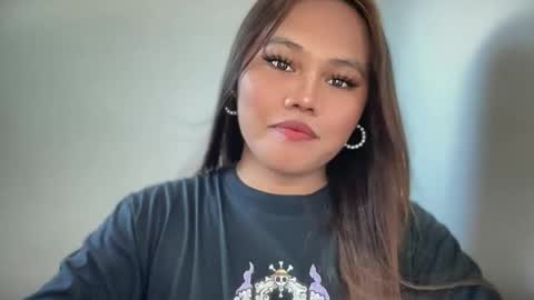 yourhotgirl_lyn online show from June 5, 2026, 6:52 am