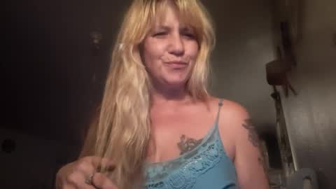 Snapshot of yourmomma999 chatting on July 14, 2026, 8:52 am yourmomma999 online show from July 14, 2026, 8:52 am