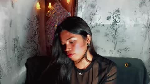 yourqueen_19 online show from May 8, 2026, 11:15 am