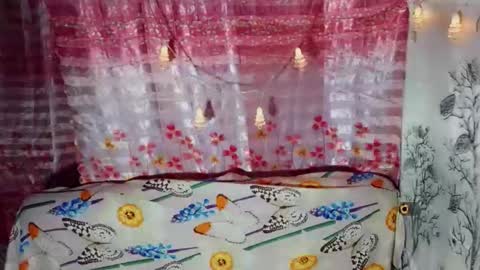 yourqueen_19 online show from May 30, 2026, 7:44 pm
