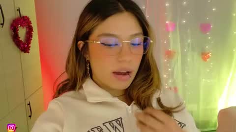 Isabella but you can call me Isa .-. online show from July 19, 2026, 3:54 am
