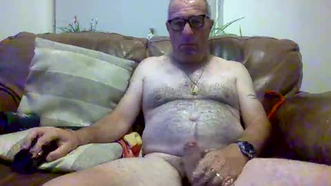 Daddiesgirl online show from July 24, 2026, 3:26 am