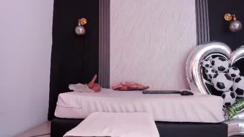 Yummyduo online show from July 3, 2026, 12:00 pm