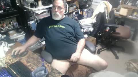 yummyflguy online show from June 17, 2026, 7:04 pm