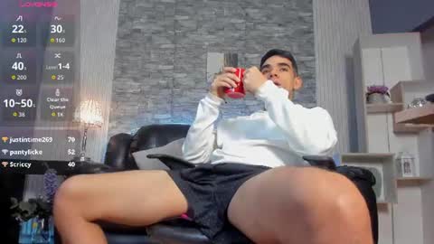 Snapshot of zack_joness10 chatting on July 16, 2026, 4:51 am zack_joness10 online show from July 16, 2026, 4:51 am
