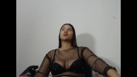 Snapshot of zaphiro__skye chatting on June 15, 2026, 8:49 am Skye online show from June 15, 2026, 8:49 am