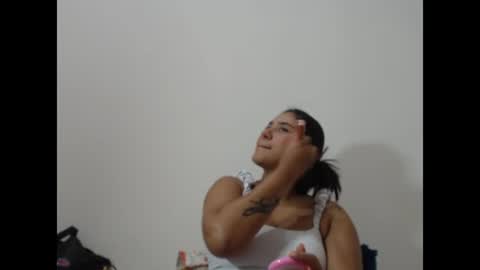 Snapshot of zaphiro__skye chatting on June 18, 2026, 9:25 am Skye online show from June 18, 2026, 9:25 am