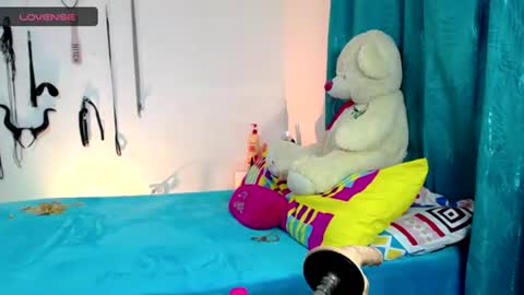 zaraluxx online show from July 13, 2026, 10:23 pm