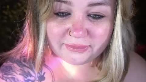 Lola online show from July 28, 2026, 8:01 pm