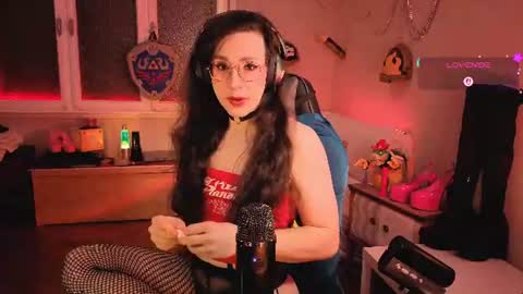 zesty_peach online show from June 19, 2026, 10:13 pm