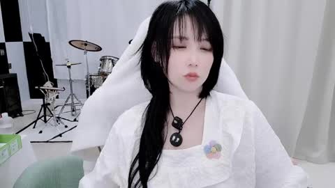 zhen online show from May 18, 2026, 1:39 pm