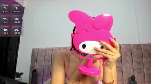 zoe_evaanss_ online show from August 7, 2026, 12:18 pm