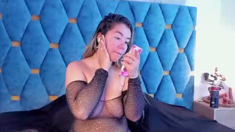 SWEET ZOE online show from August 1, 2026, 11:31 am