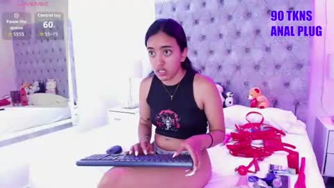 zoe  online show from July 14, 2026, 7:52 pm