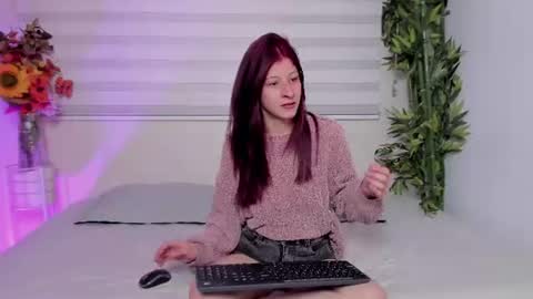 Zoe Olsen online show from June 12, 2026, 2:49 pm