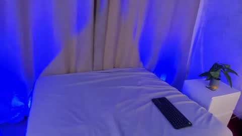 zoe_rousee_ online show from July 4, 2026, 12:11 pm