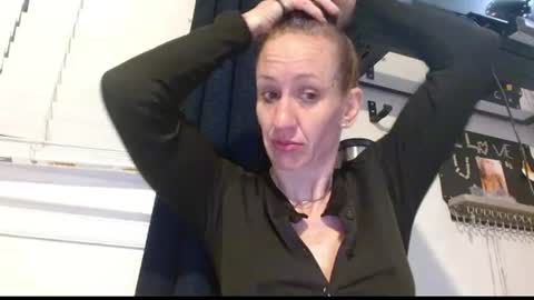 Zoey Portland online show from August 7, 2026, 3:52 am