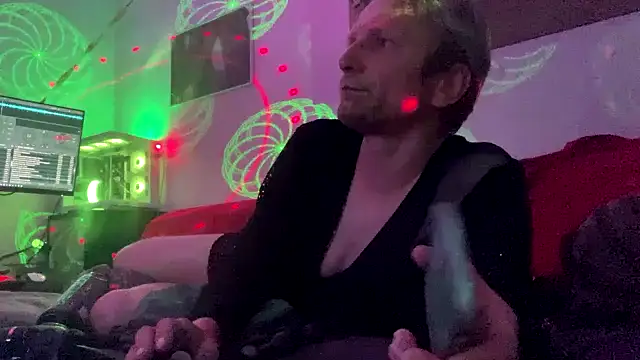 davidgntxxxxx online show from June 16, 2026, 8:44 pm