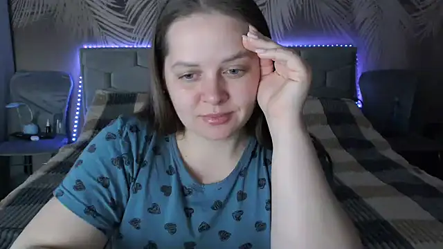 uliastar online show from May 1, 2026, 5:34 am