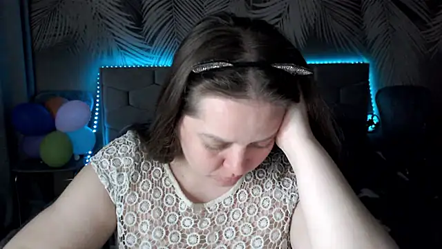 uliastar online show from June 5, 2026, 6:52 am