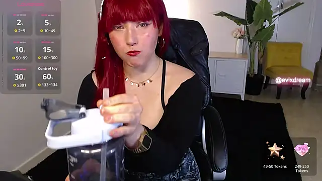 Crystal-dreamt online show from May 17, 2026, 1:07 pm