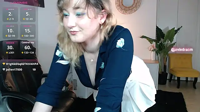 Crystal-dreamt online show from June 4, 2026, 1:17 pm