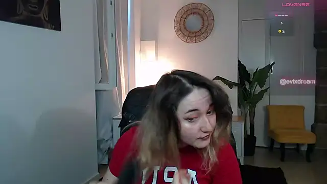 Crystal-dreamt online show from July 4, 2026, 8:31 am